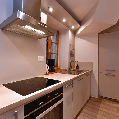 Апартаменти Bredala Avec Parking Et Climatisation